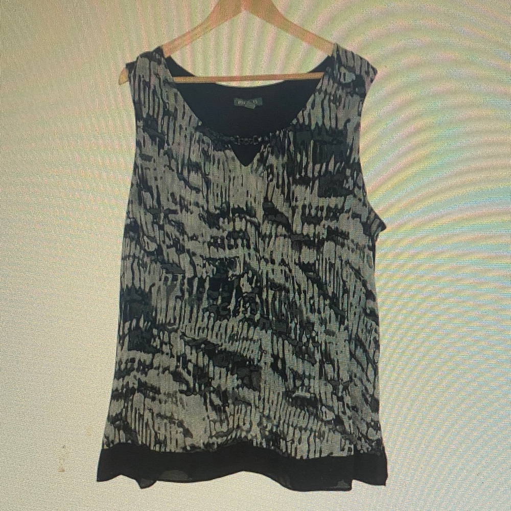 Sleeveless Printed Women's Top - Black and White